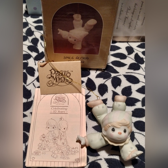 Precious Moments Ornament Bundle - Picture 6 of 7